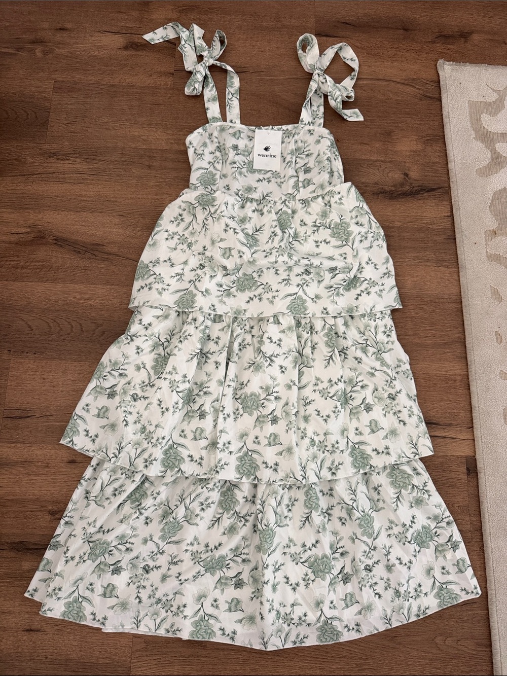 NWT Wenrine Tiered Floral Maxi Dress